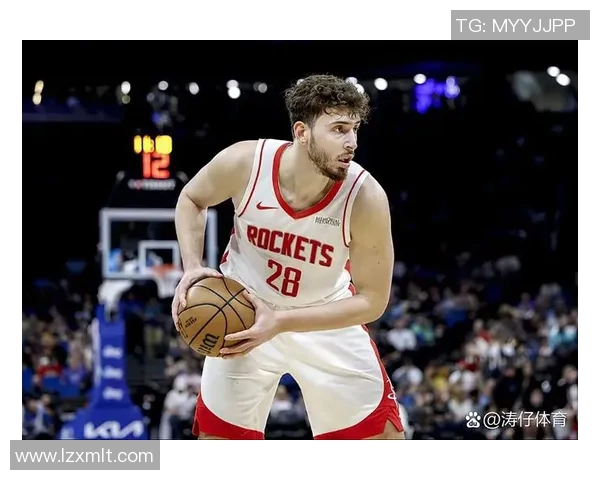 亚当斯暴扣卡佩拉联手申京上演梦幻配合火箭训练场燃爆全场 亚当斯暴扣卡佩拉联手申京上演梦幻配合火箭训练场燃爆全场